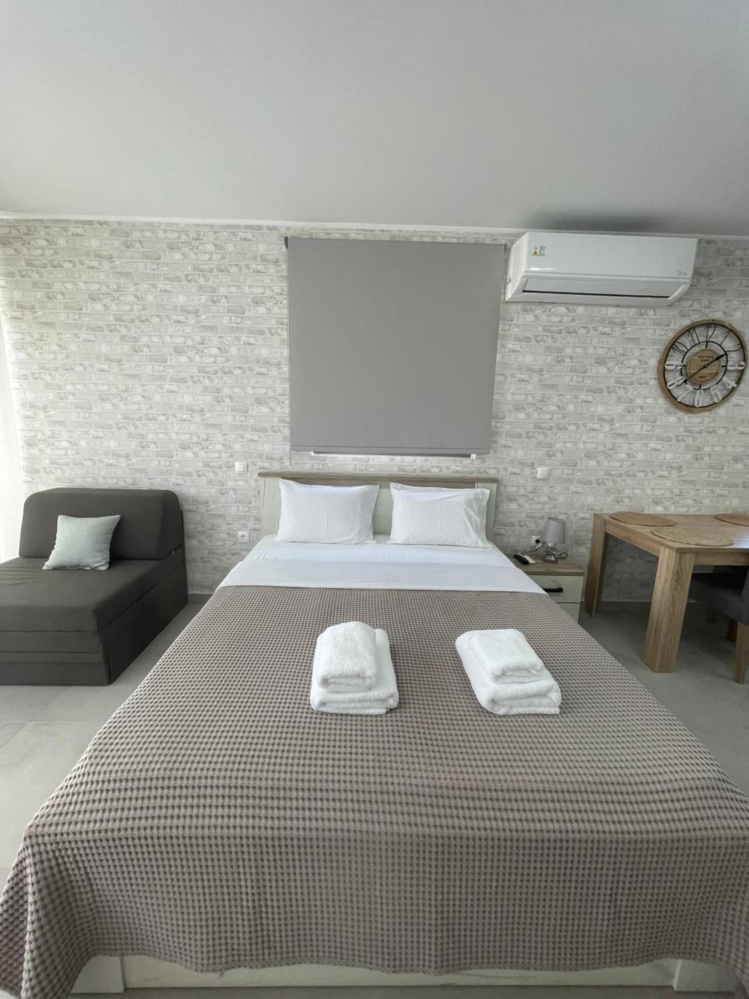 Markópoulon Avr Airport Deluxe Suites 6 מראה חיצוני תמונה